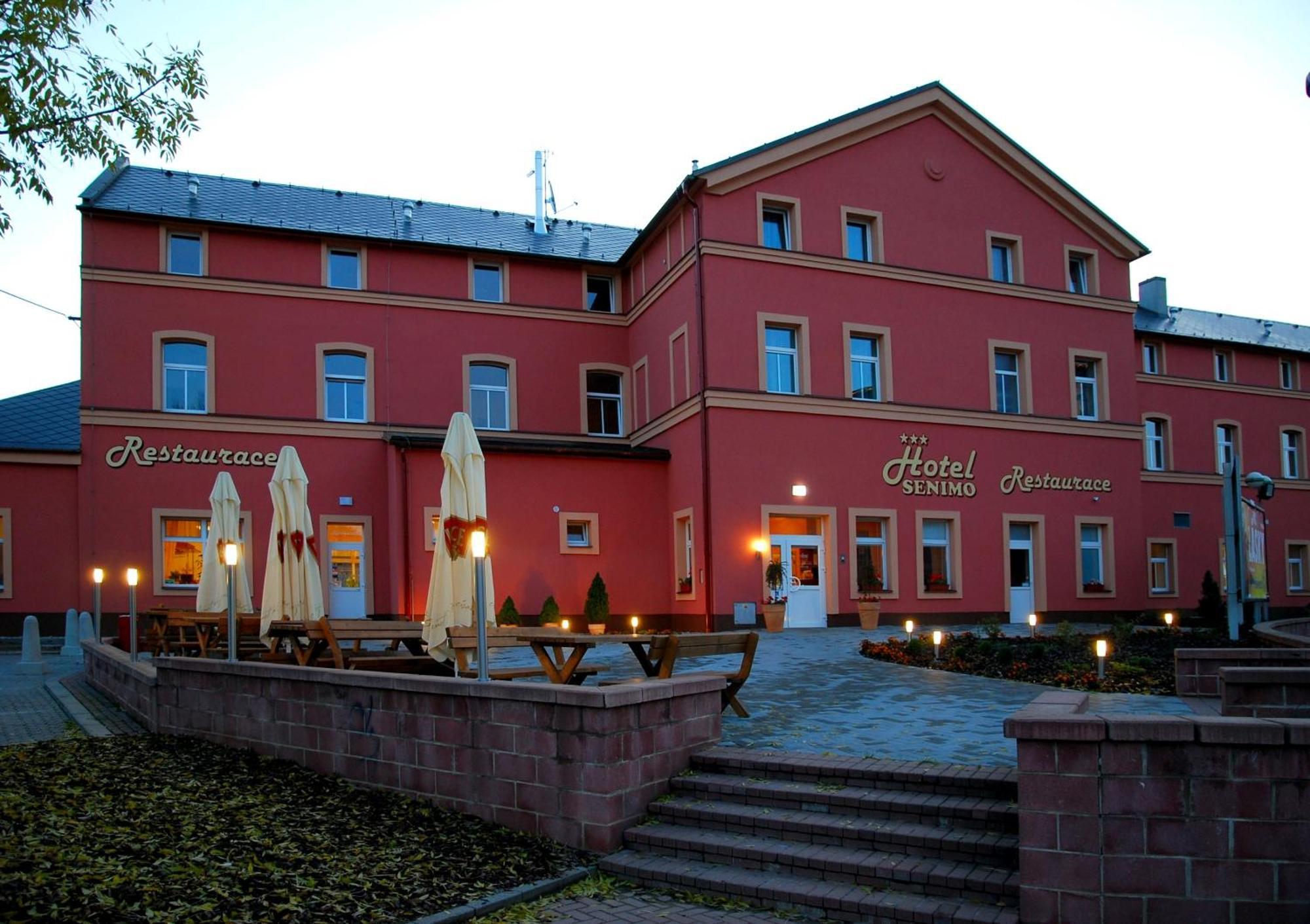 Hotel Senimo أولوموك المظهر الخارجي الصورة