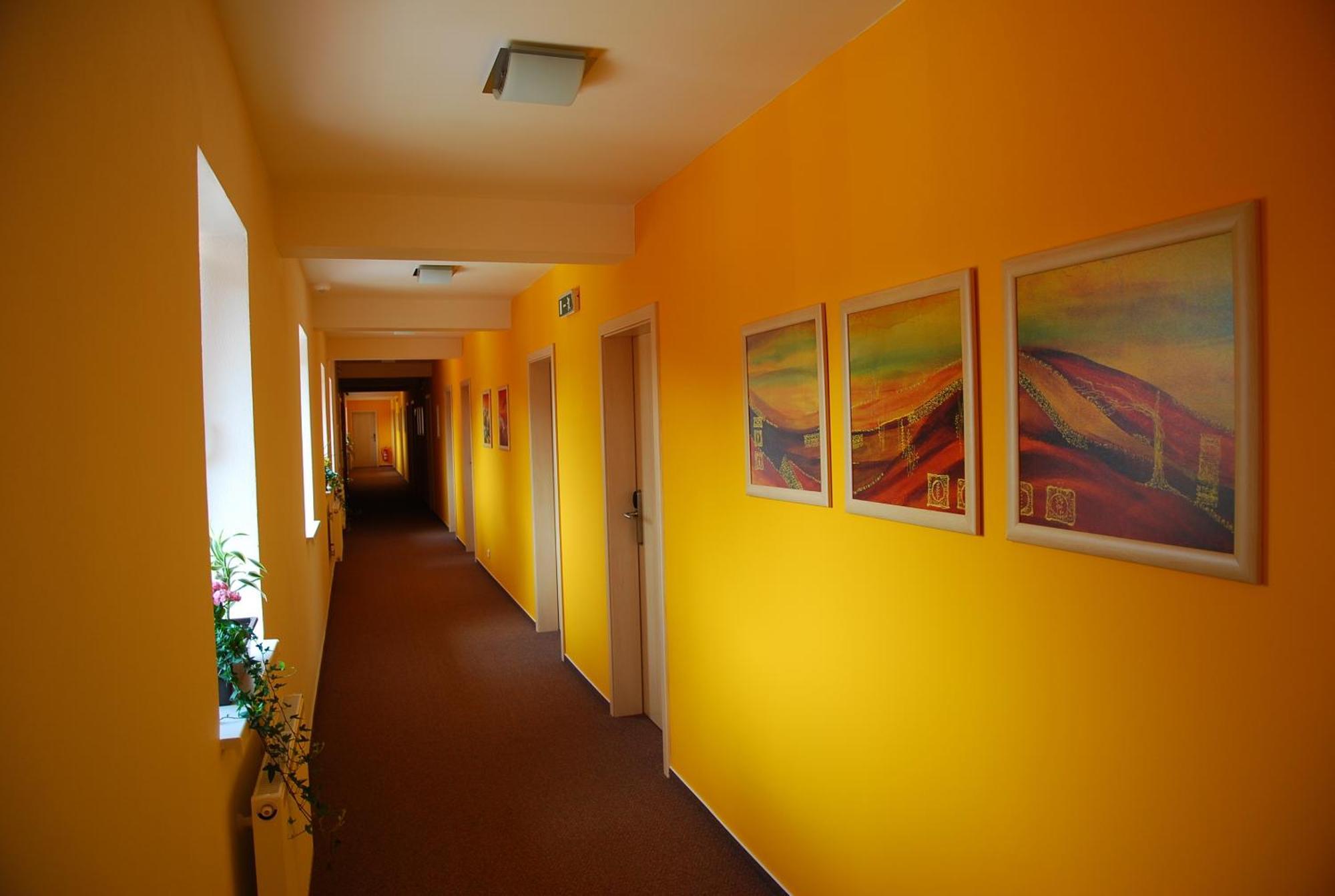 Hotel Senimo أولوموك المظهر الخارجي الصورة