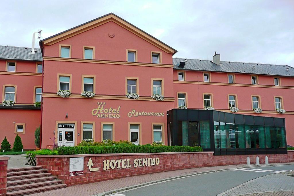 Hotel Senimo أولوموك المظهر الخارجي الصورة