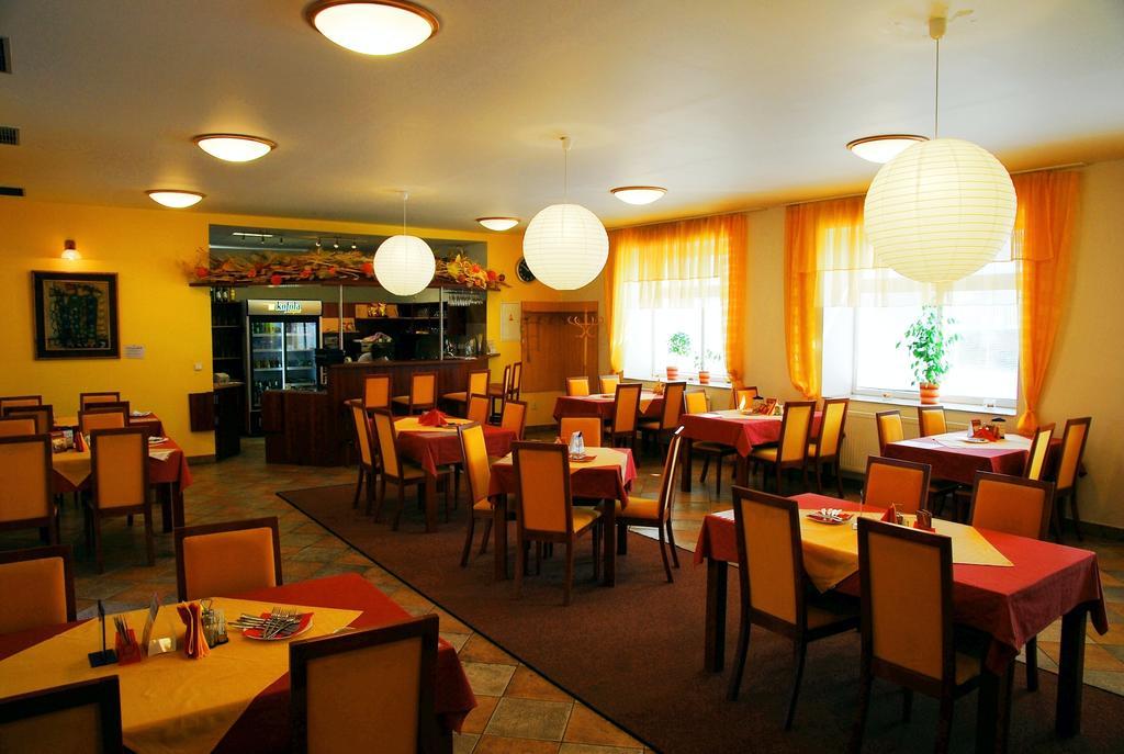 Hotel Senimo أولوموك المظهر الخارجي الصورة