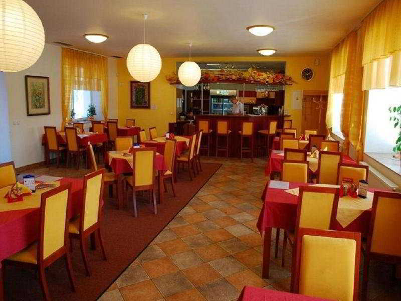 Hotel Senimo أولوموك المظهر الخارجي الصورة