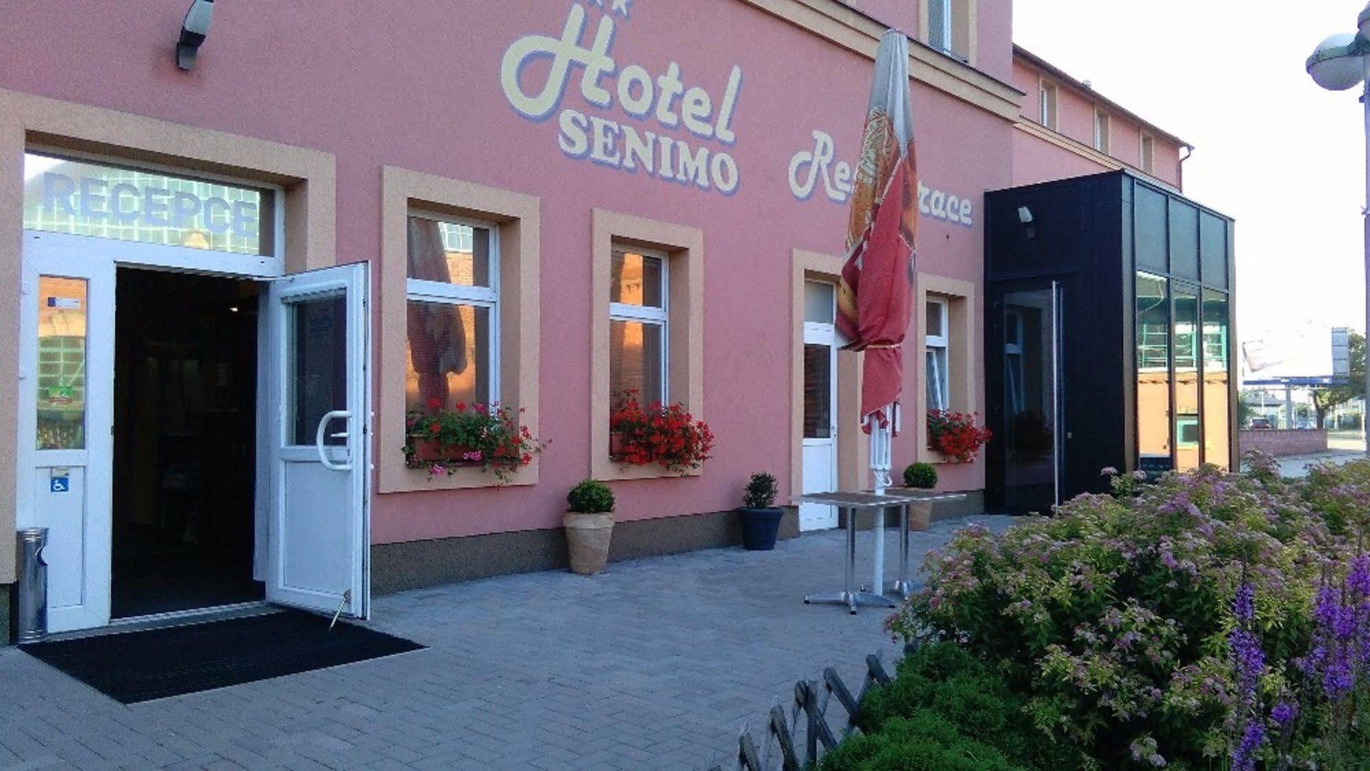 Hotel Senimo أولوموك المظهر الخارجي الصورة